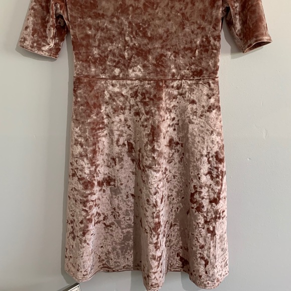 Gold dress - Picture 2 of 4